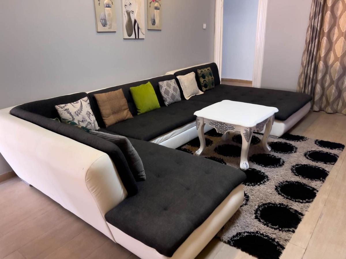 T'S Place Adenta Kültér fotó